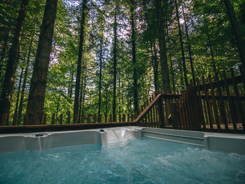 hot-tub-forest-min hot-tub-forest-min